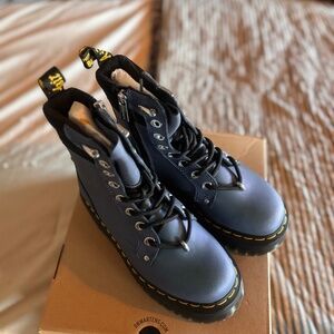 Dr. Martens NWT